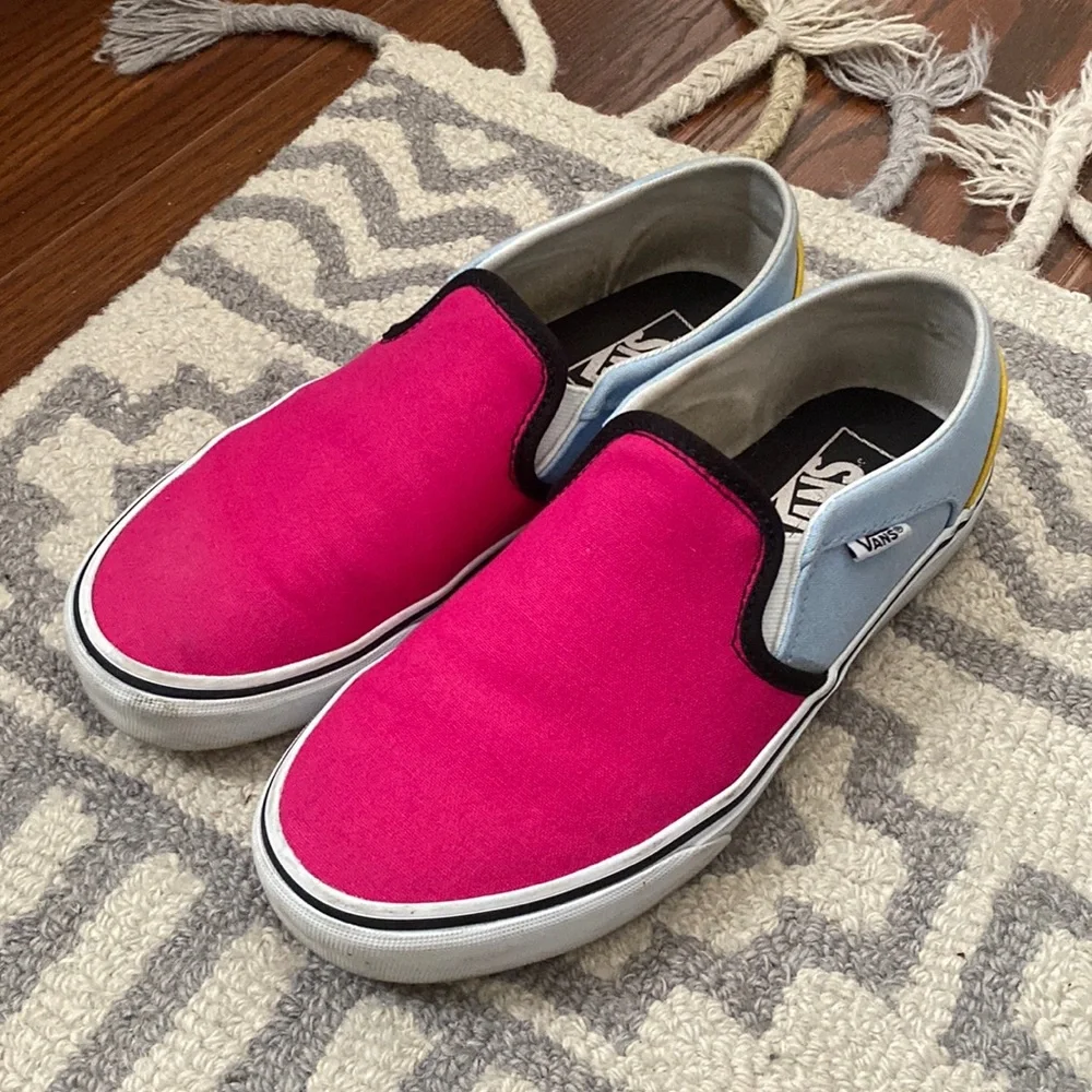 Classic Vans - Picture 1 of 4